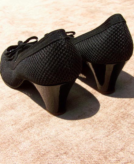vintage 30s 40s bowed net babydoll heels