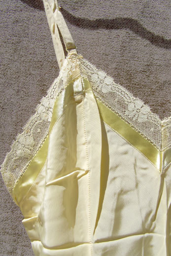 vintage 40s Perlcrest lace rayon slip