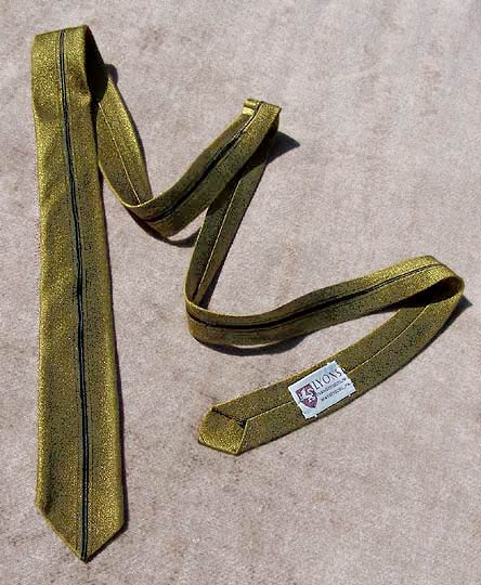vintage 60s Beau Brummell gold skinny tie