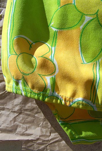 vintage 60s daisy swimsuit