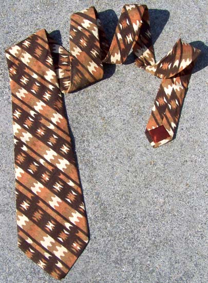 vintage 70s wide brown tie