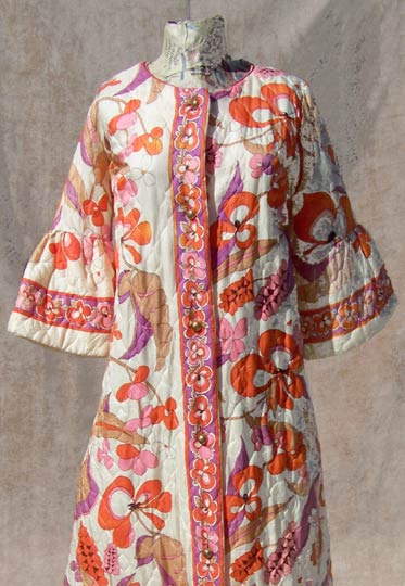 vintage 60s ruffled floral quilted robe