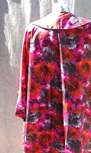 vintage 50s Maxan red floral robe